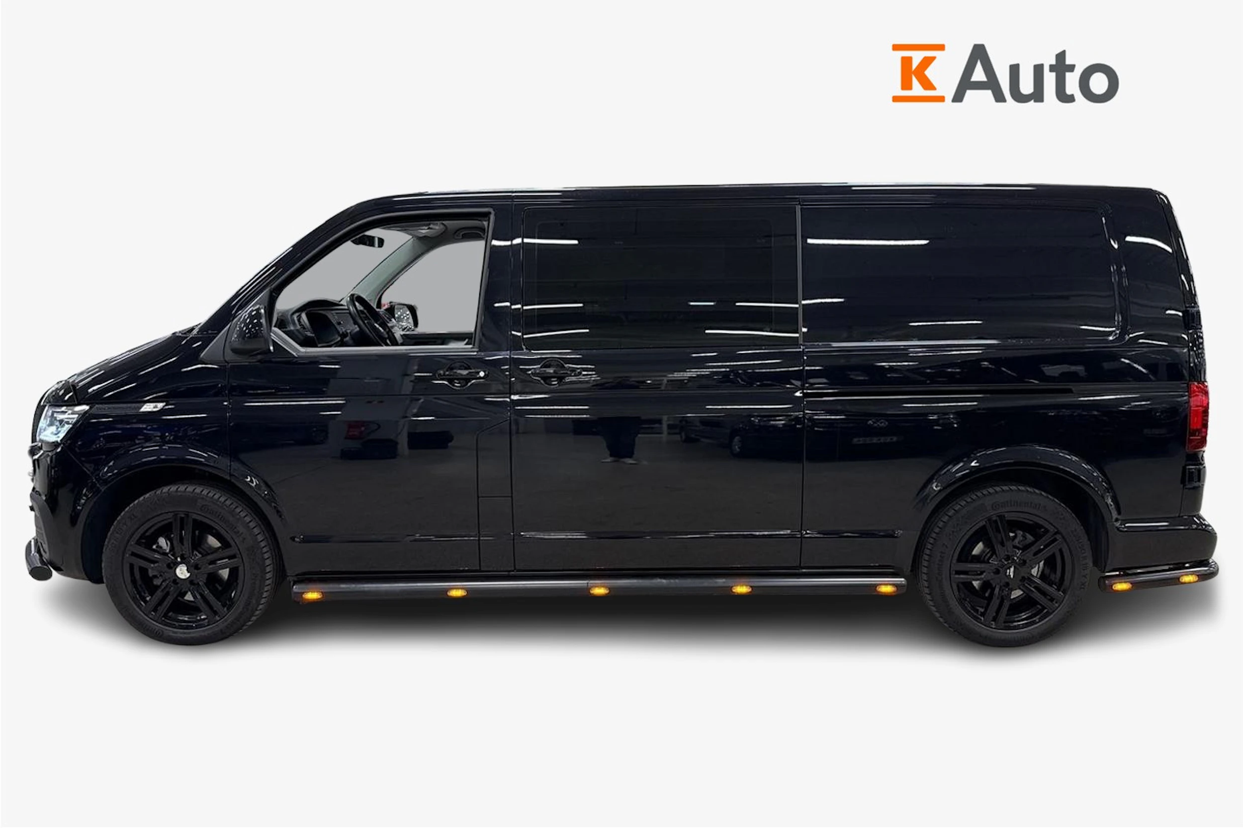 musta Volkswagen Transporter 2023 kuva 7.