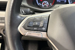 musta Volkswagen Transporter 2023 kuva 26.