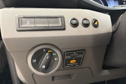 musta Volkswagen Transporter 2023 kuva 28.