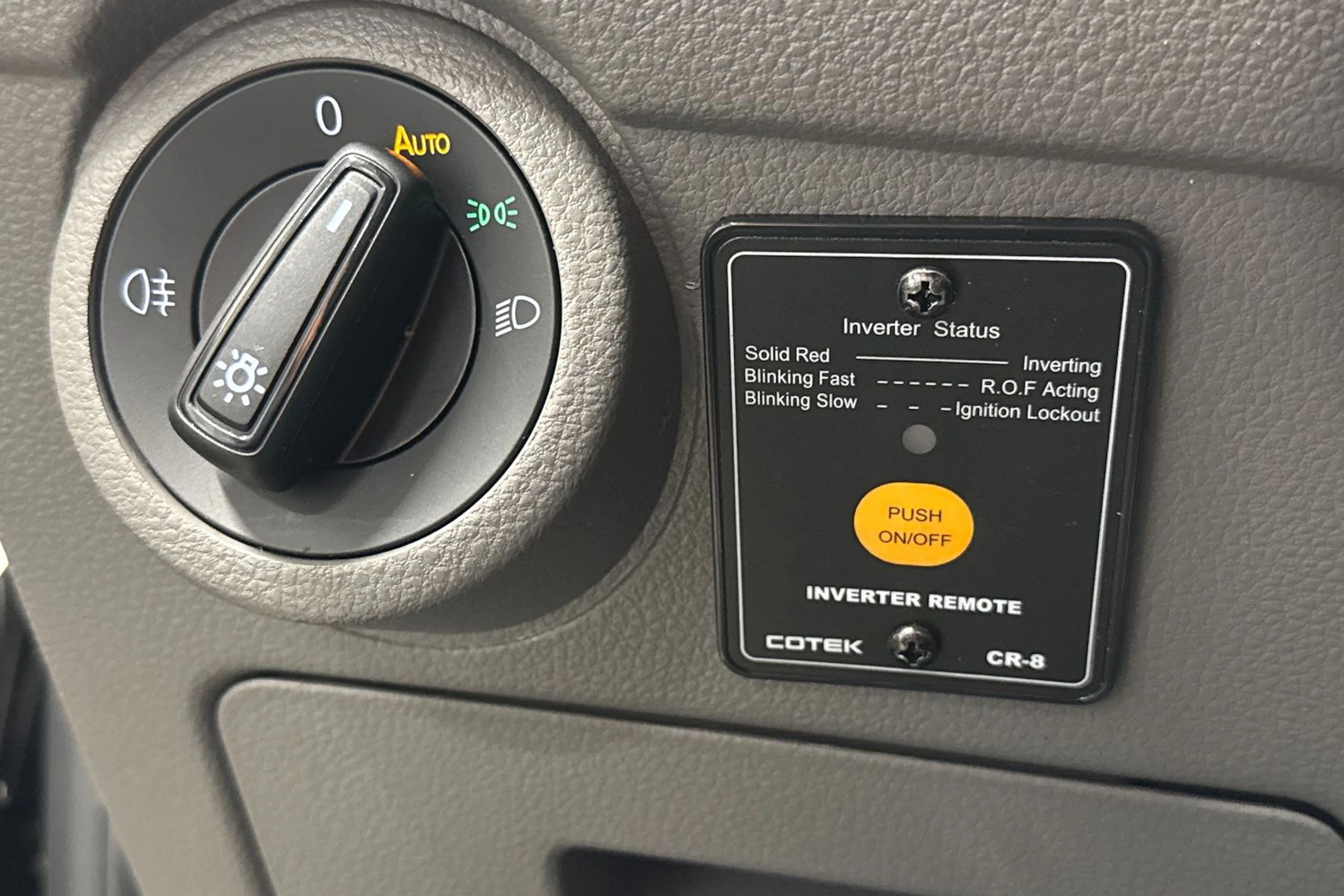musta Volkswagen Transporter 2023 kuva 29.