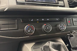 musta Volkswagen Transporter 2023 kuva 31.