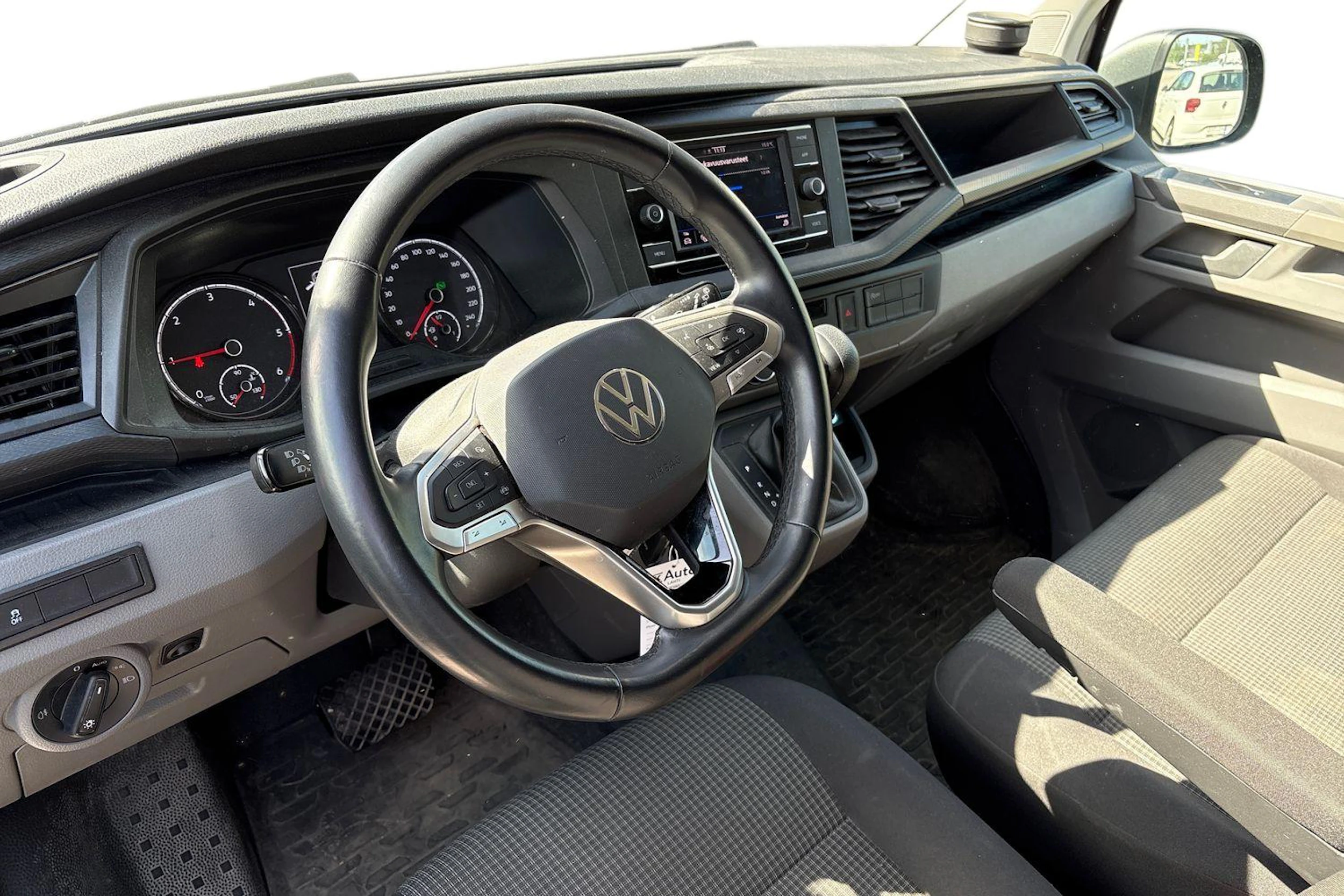 met. harmaa Volkswagen Transporter 2023 kuva 3.