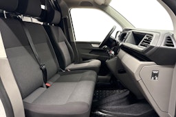 valkoinen Volkswagen Transporter 2023 kuva 10.