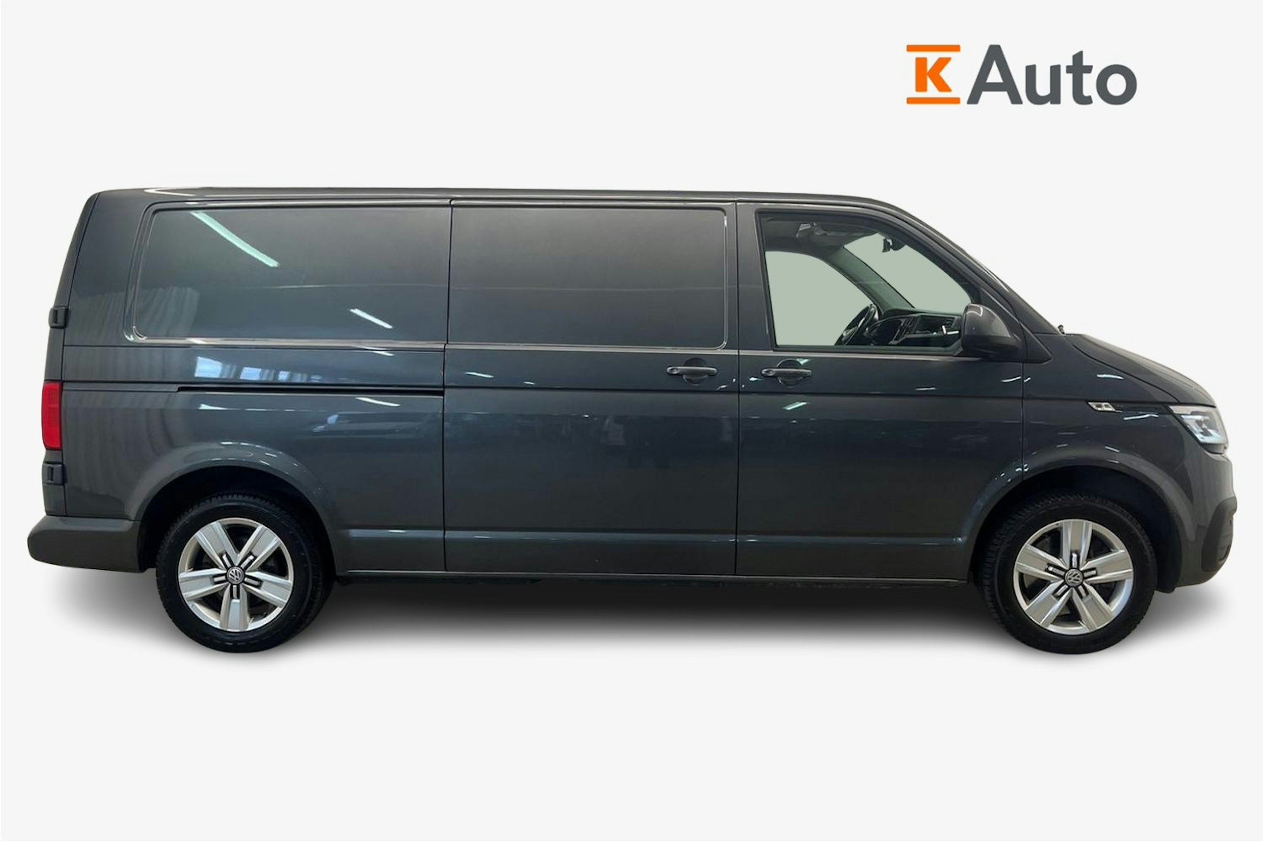 harmaa Volkswagen Transporter 2023 kuva 6.
