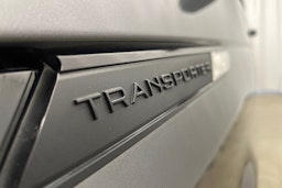 harmaa Volkswagen Transporter 2023 kuva 20.