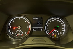 harmaa Volkswagen Transporter 2023 kuva 23.