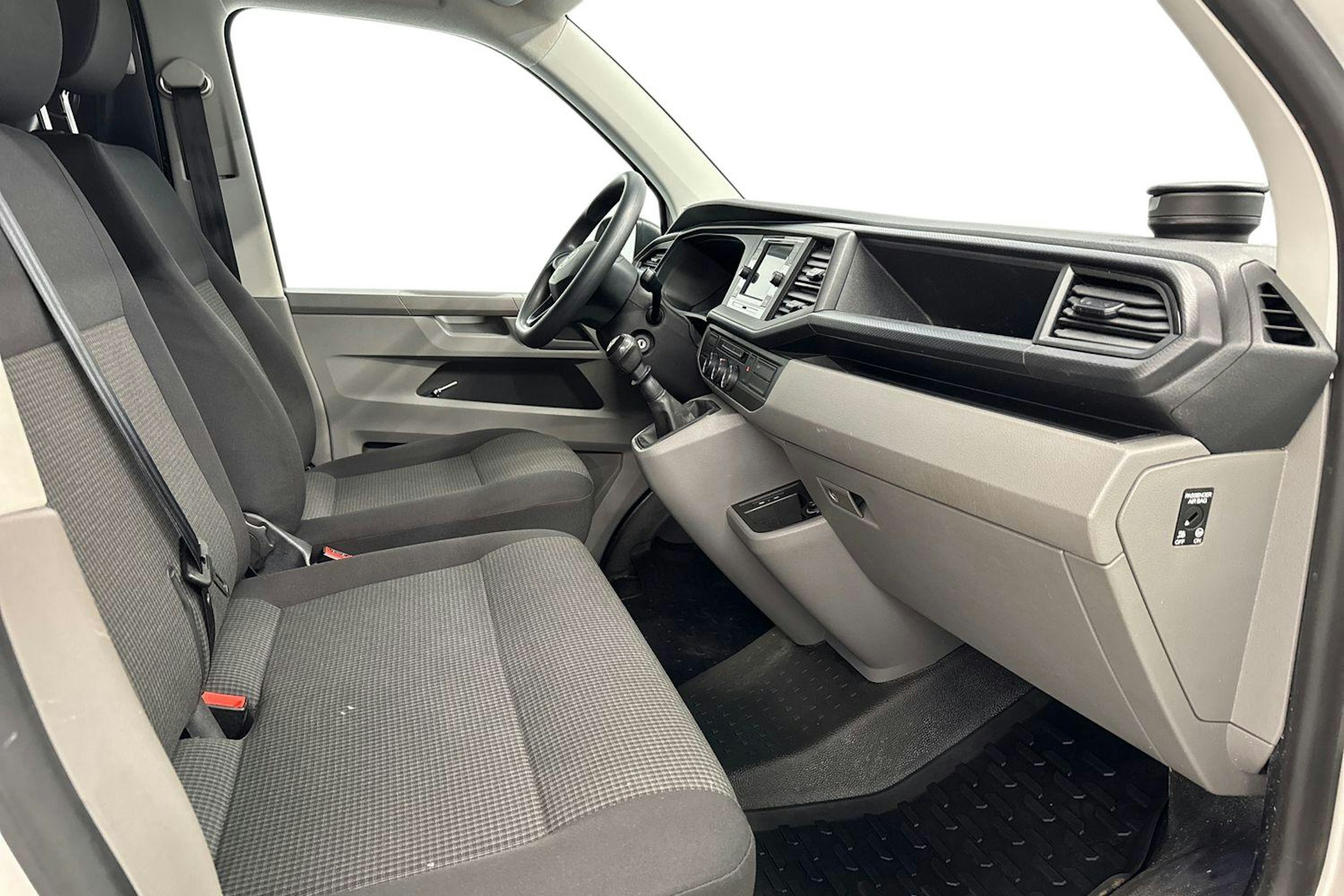 valkoinen Volkswagen Transporter 2023 kuva 7.