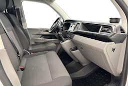 valkoinen Volkswagen Transporter 2023 kuva 7.