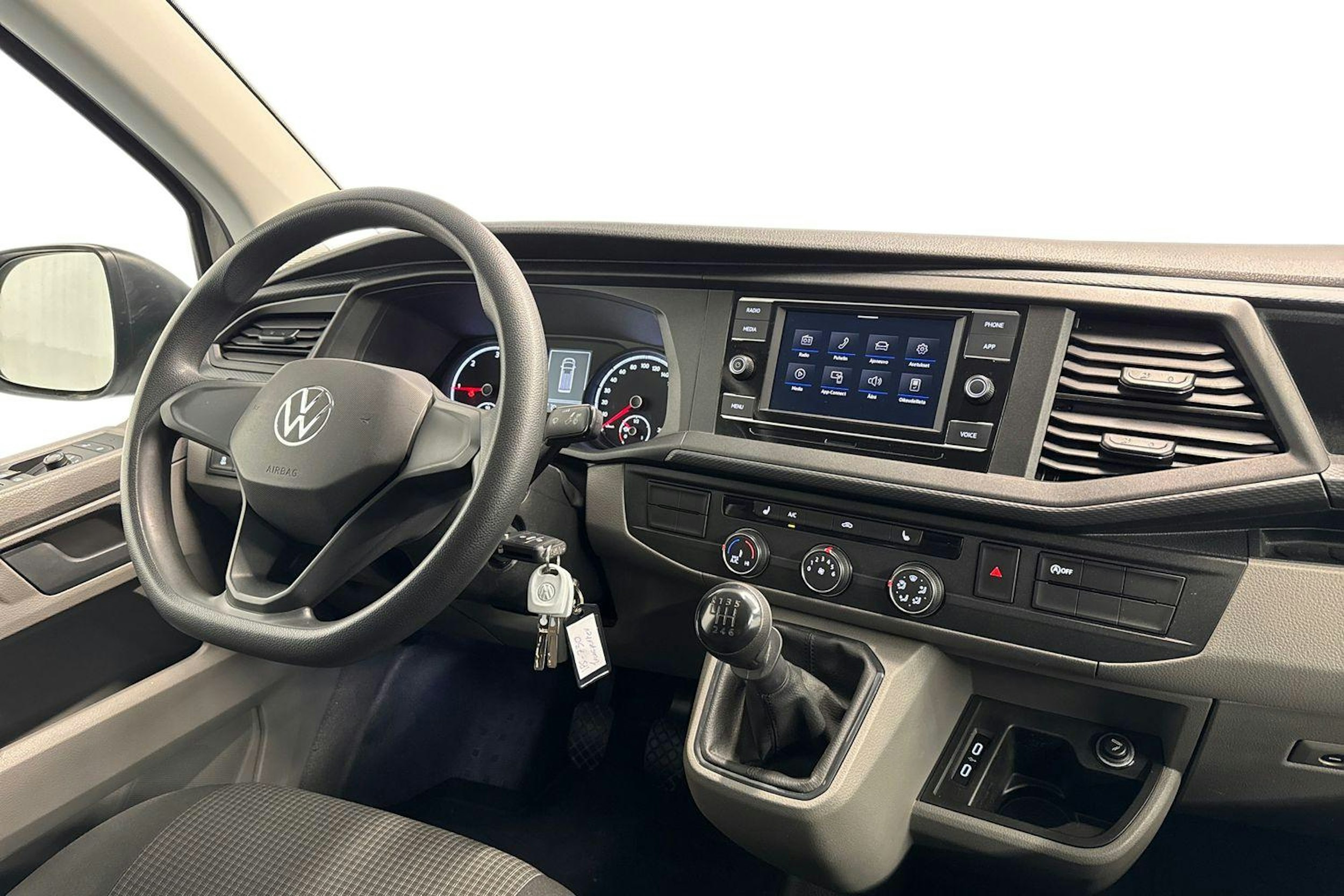 valkoinen Volkswagen Transporter 2023 kuva 8.