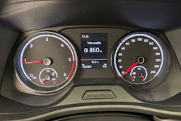 valkoinen Volkswagen Transporter 2023 kuva 20.