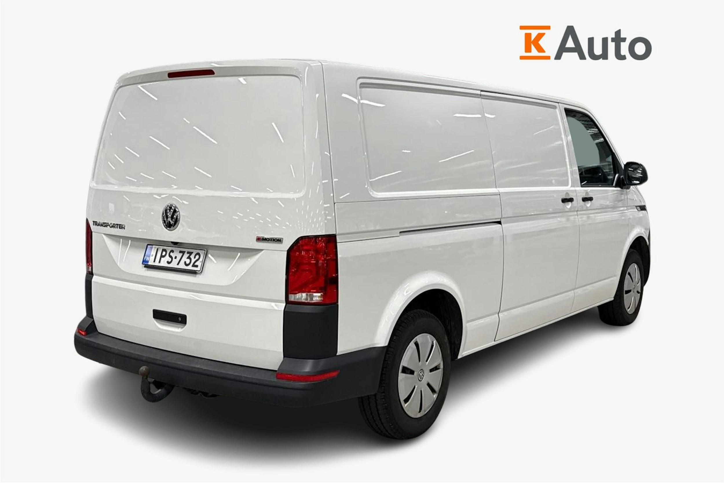 valkoinen Volkswagen Transporter 2023 kuva 2.