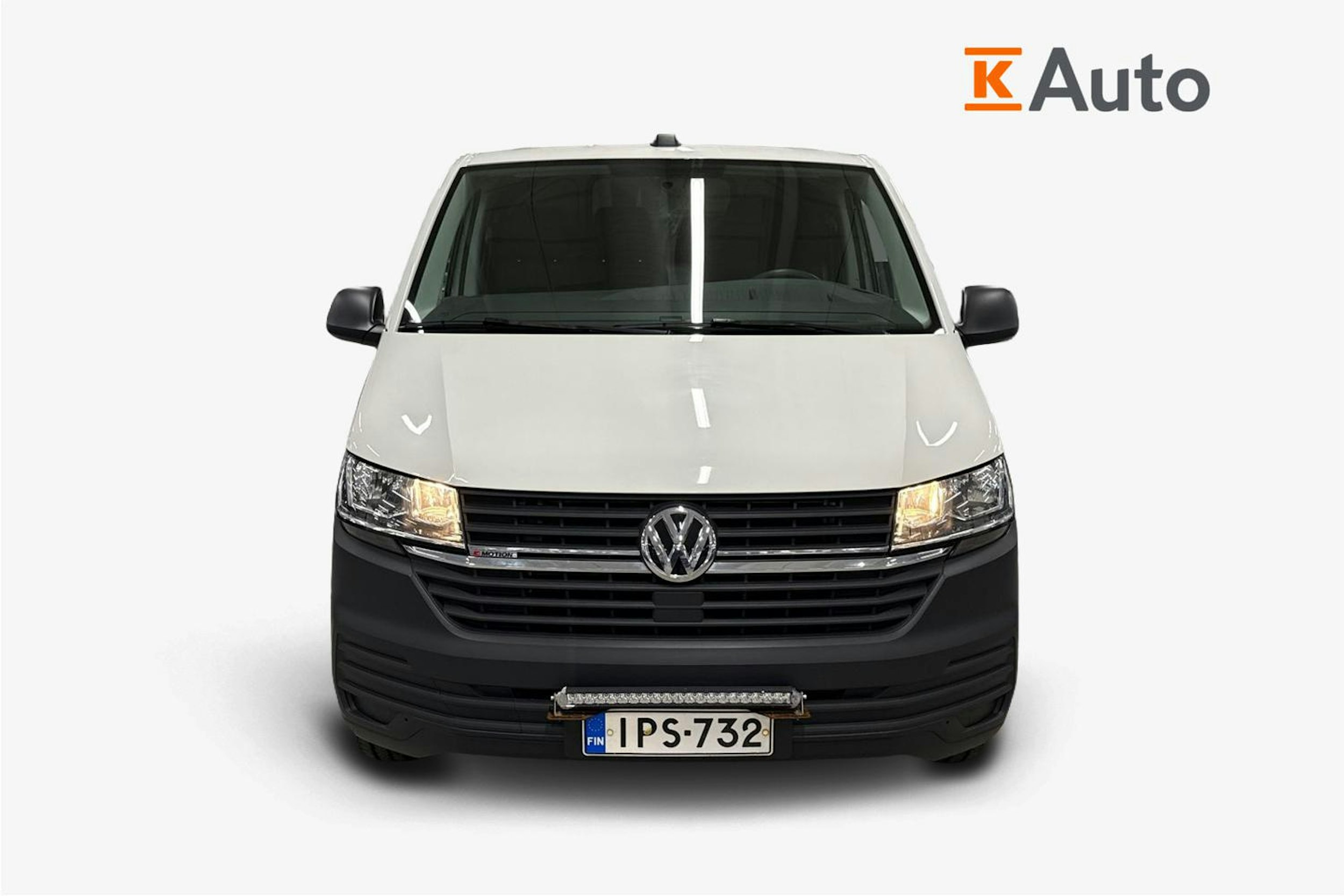 valkoinen Volkswagen Transporter 2023 kuva 4.