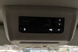 valkoinen Volkswagen Transporter 2023 kuva 18.