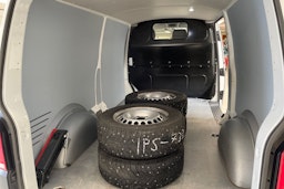 valkoinen Volkswagen Transporter 2023 kuva 15.