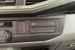 valkoinen Volkswagen Transporter 2023 kuva 23.