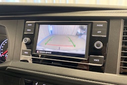 valkoinen Volkswagen Transporter 2023 kuva 17.