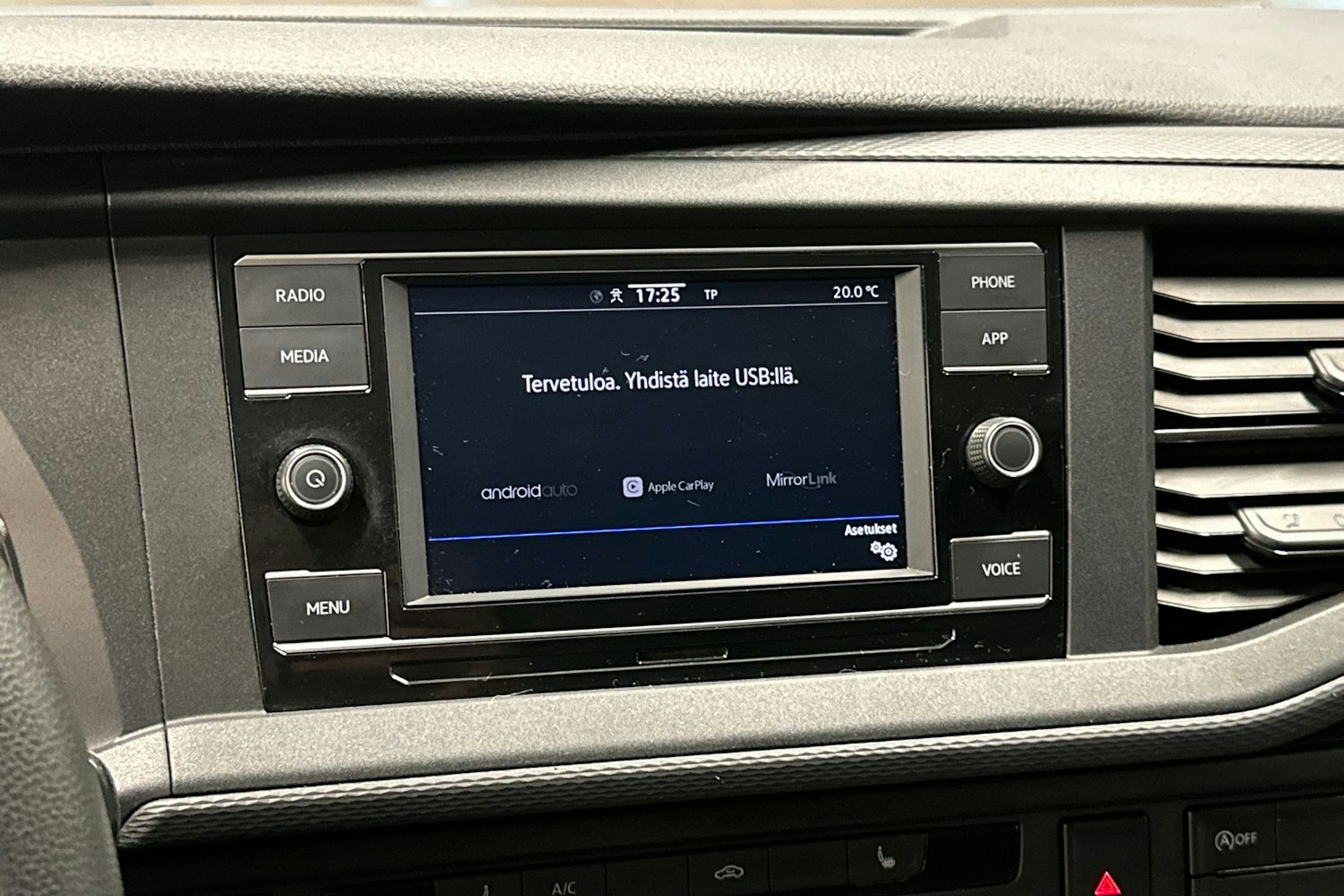 Valkoinen Volkswagen TRANSPORTER 2023 kuva 17.