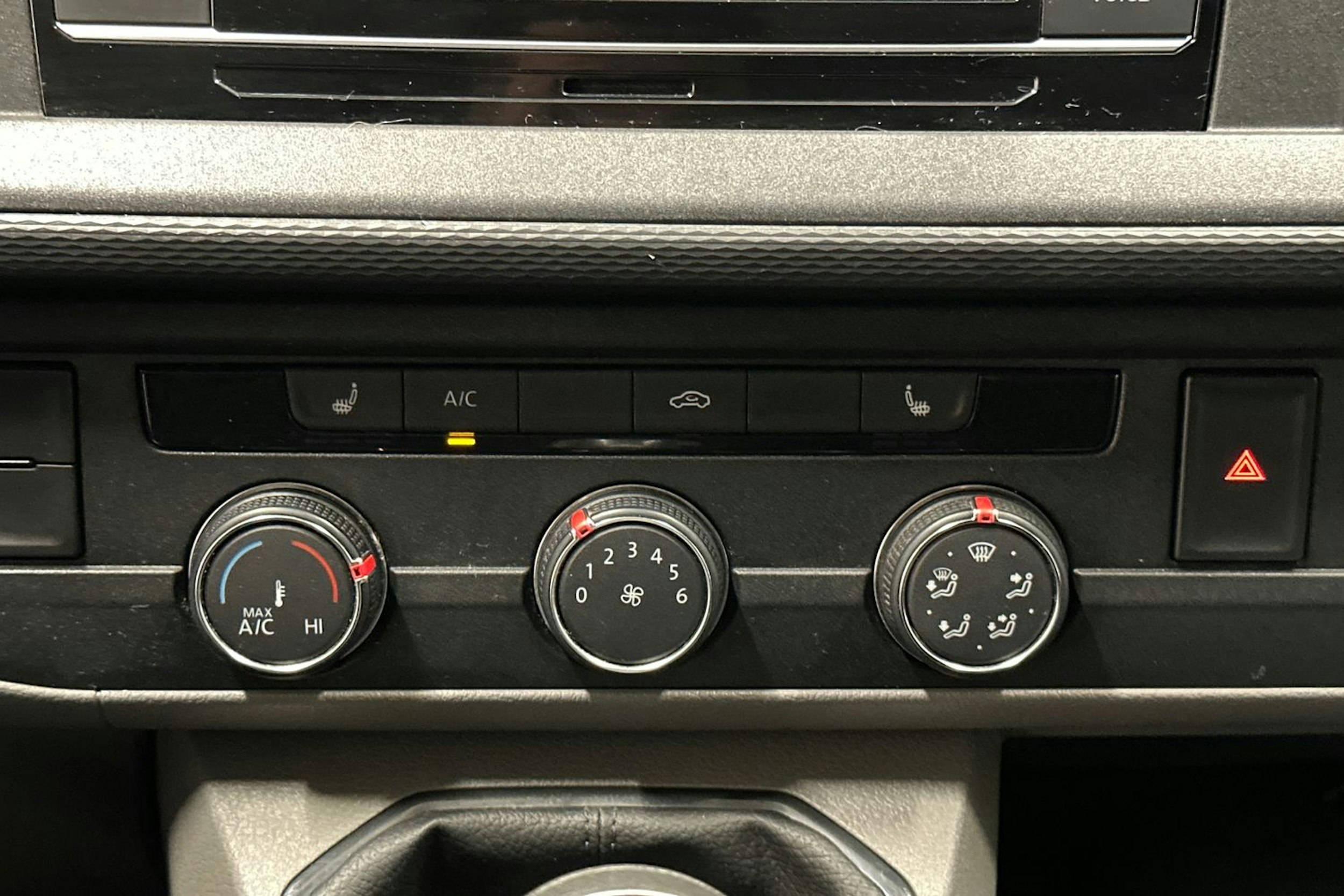 Valkoinen Volkswagen TRANSPORTER 2023 kuva 20.