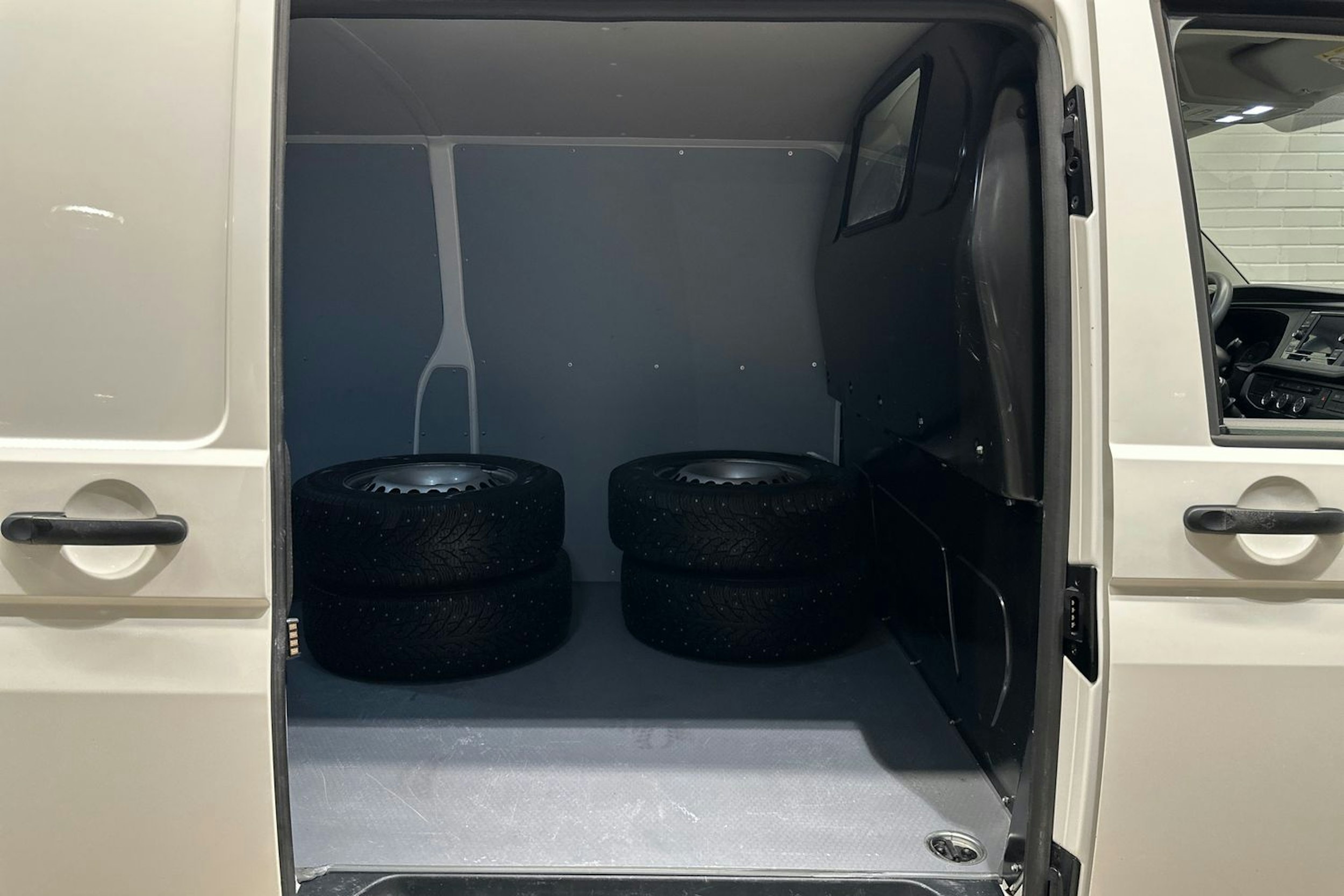Valkoinen Volkswagen TRANSPORTER 2023 kuva 25.