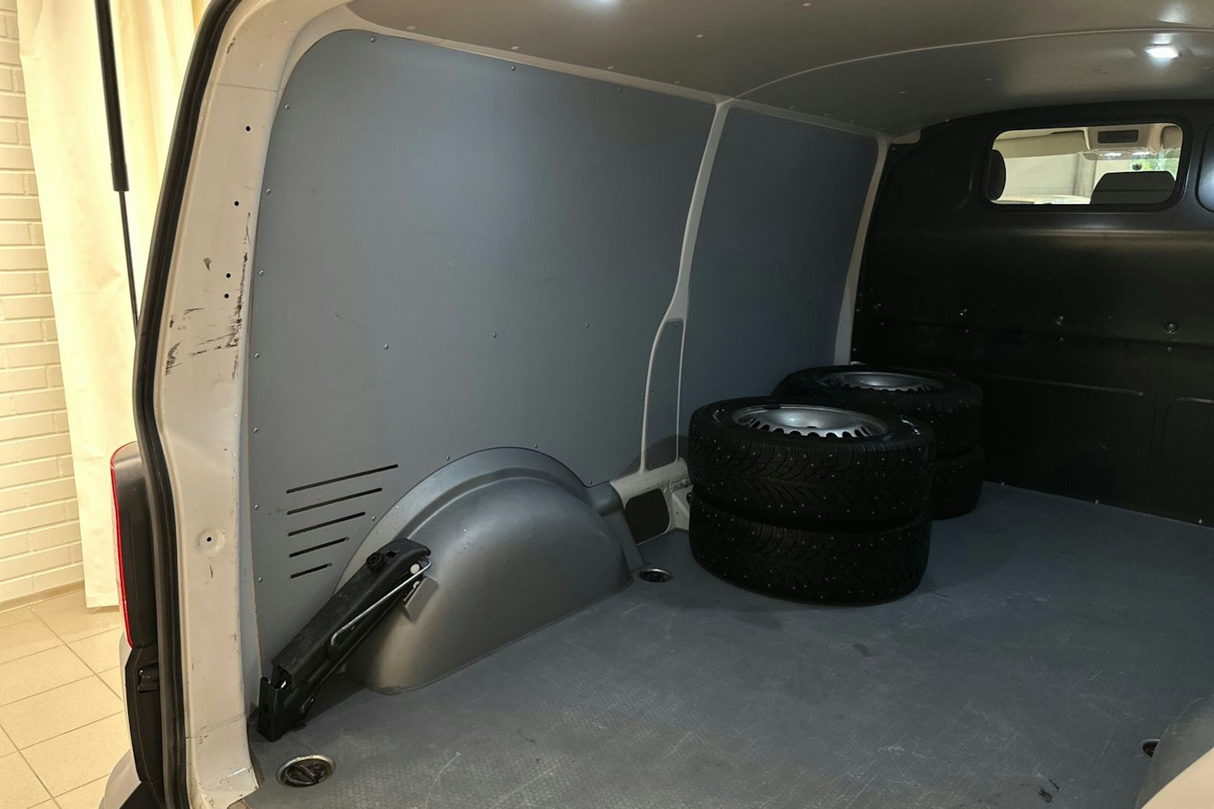 Valkoinen Volkswagen TRANSPORTER 2023 kuva 29.
