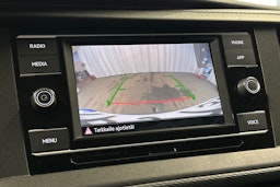 valkoinen Volkswagen Transporter 2023 kuva 20.