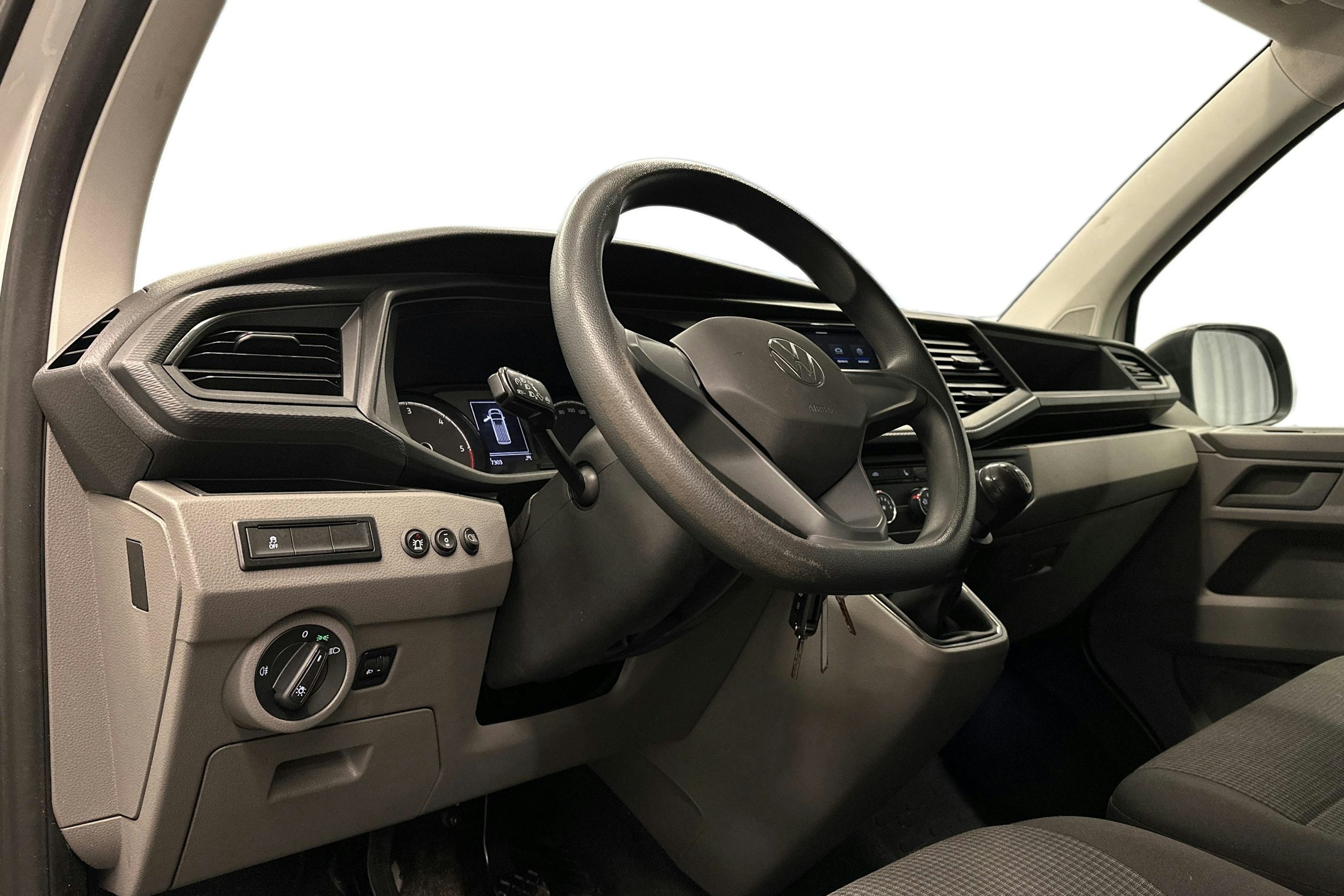 valkoinen Volkswagen Transporter 2023 kuva 8.