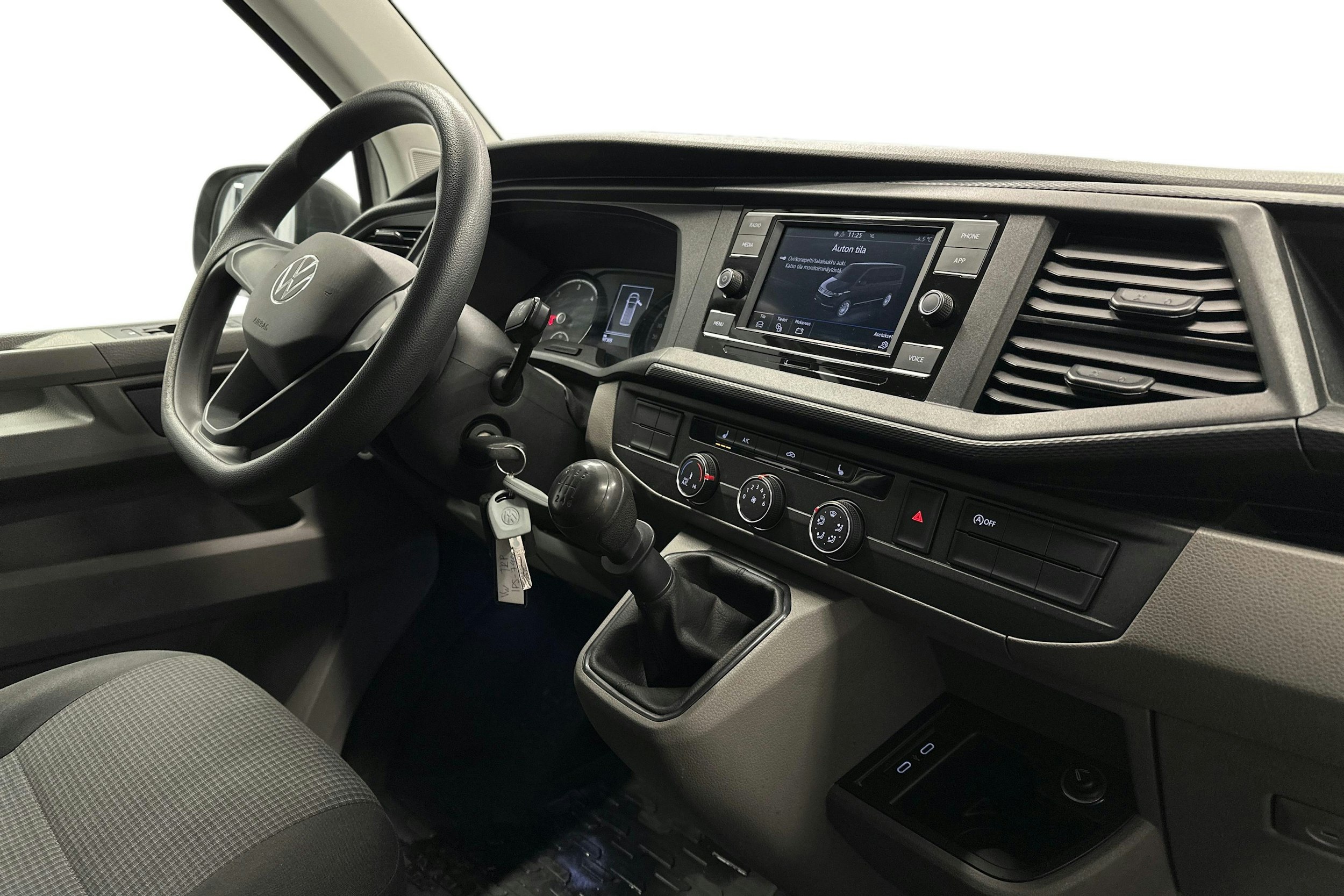 valkoinen Volkswagen Transporter 2023 kuva 9.