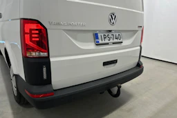 valkoinen Volkswagen Transporter 2023 kuva 27.