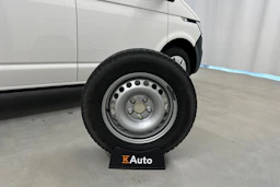 valkoinen Volkswagen Transporter 2023 kuva 30.