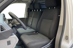valkoinen Volkswagen Transporter 2023 kuva 9.