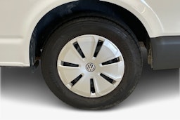 valkoinen Volkswagen Transporter 2023 kuva 11.