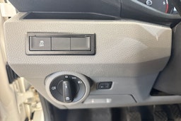 valkoinen Volkswagen Transporter 2023 kuva 14.