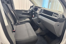 valkoinen Volkswagen Transporter 2023 kuva 17.