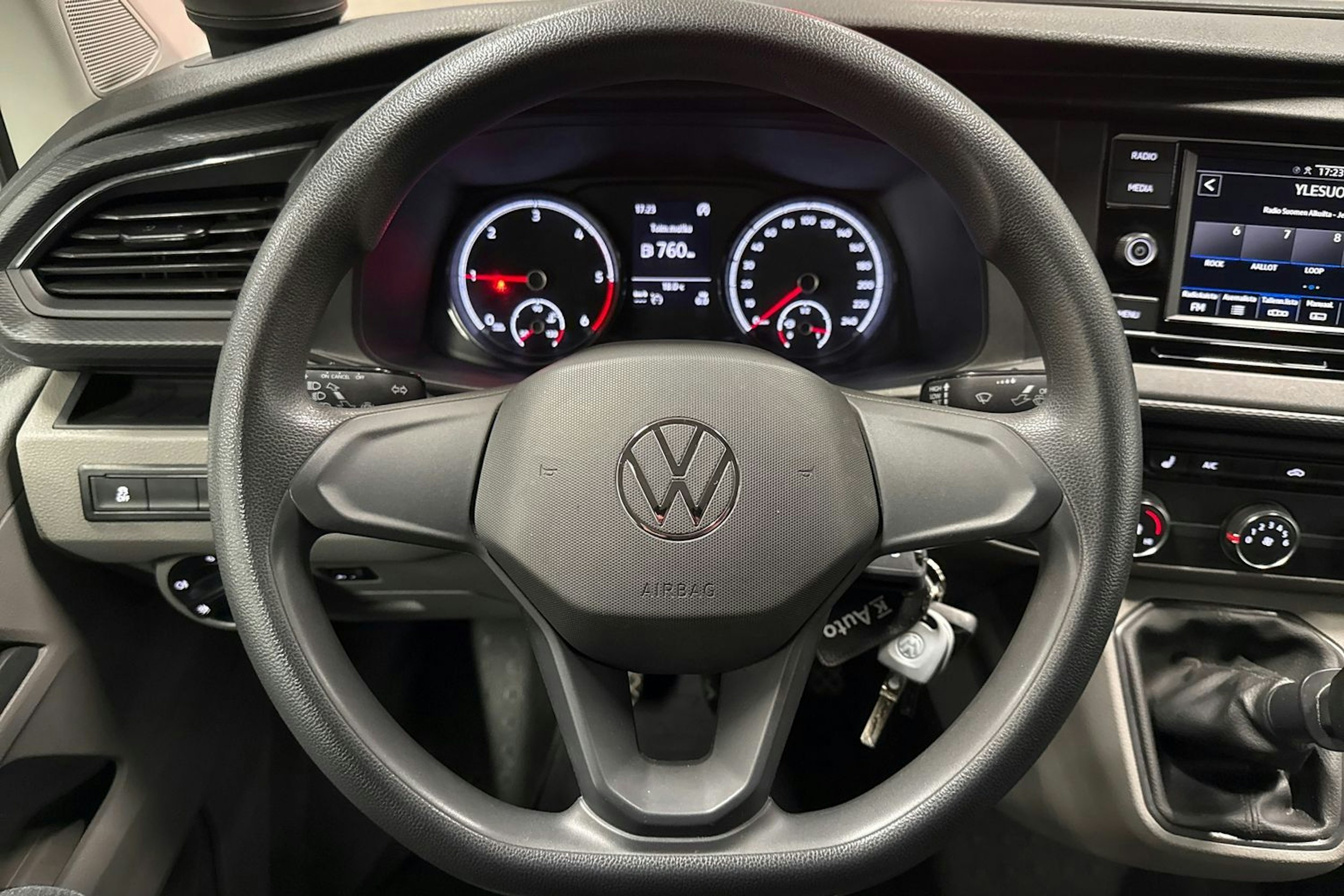 Valkoinen Volkswagen TRANSPORTER 2023 kuva 18.