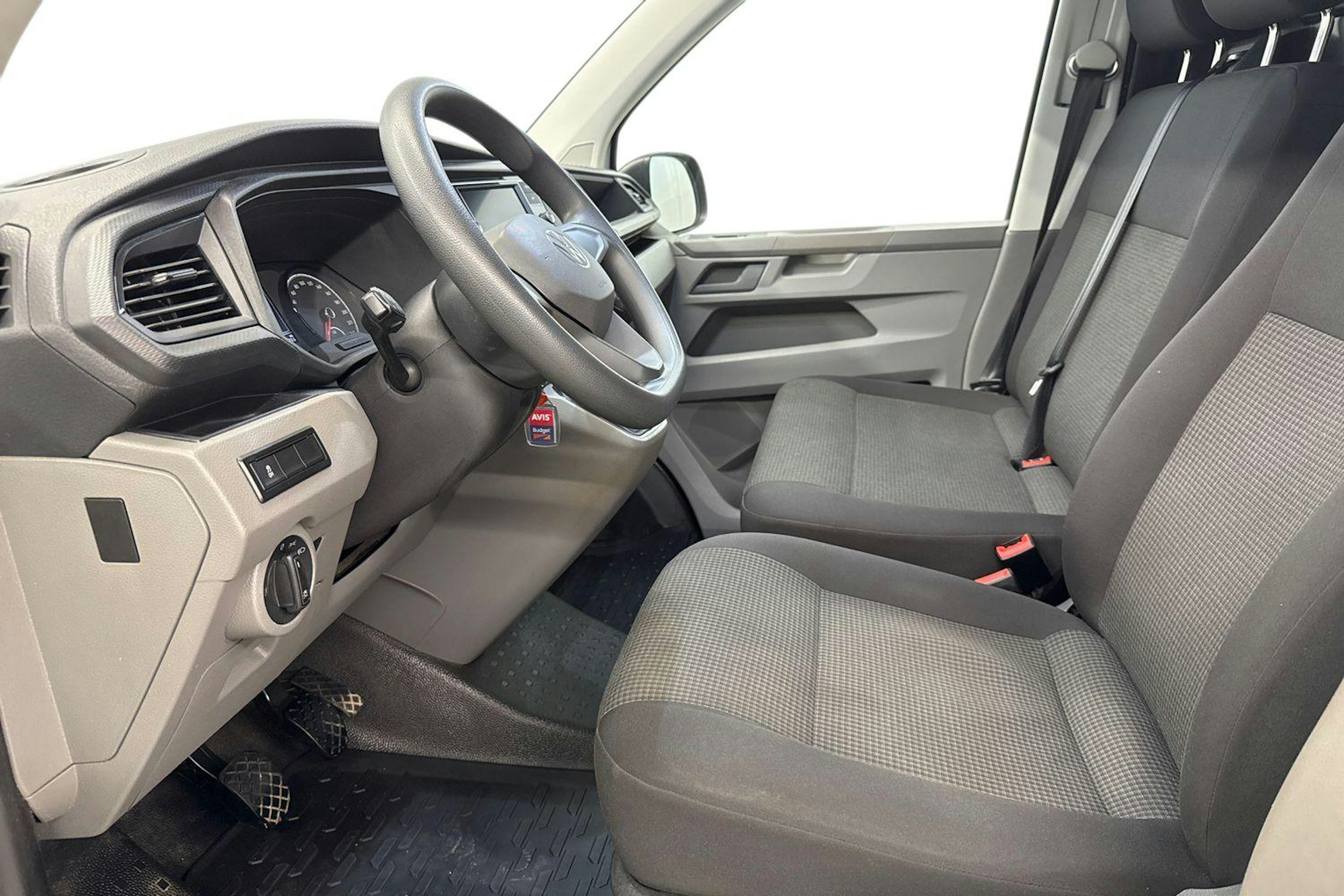 valkoinen Volkswagen Transporter 2023 kuva 7.