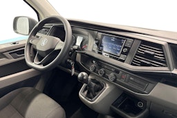 valkoinen Volkswagen Transporter 2023 kuva 10.