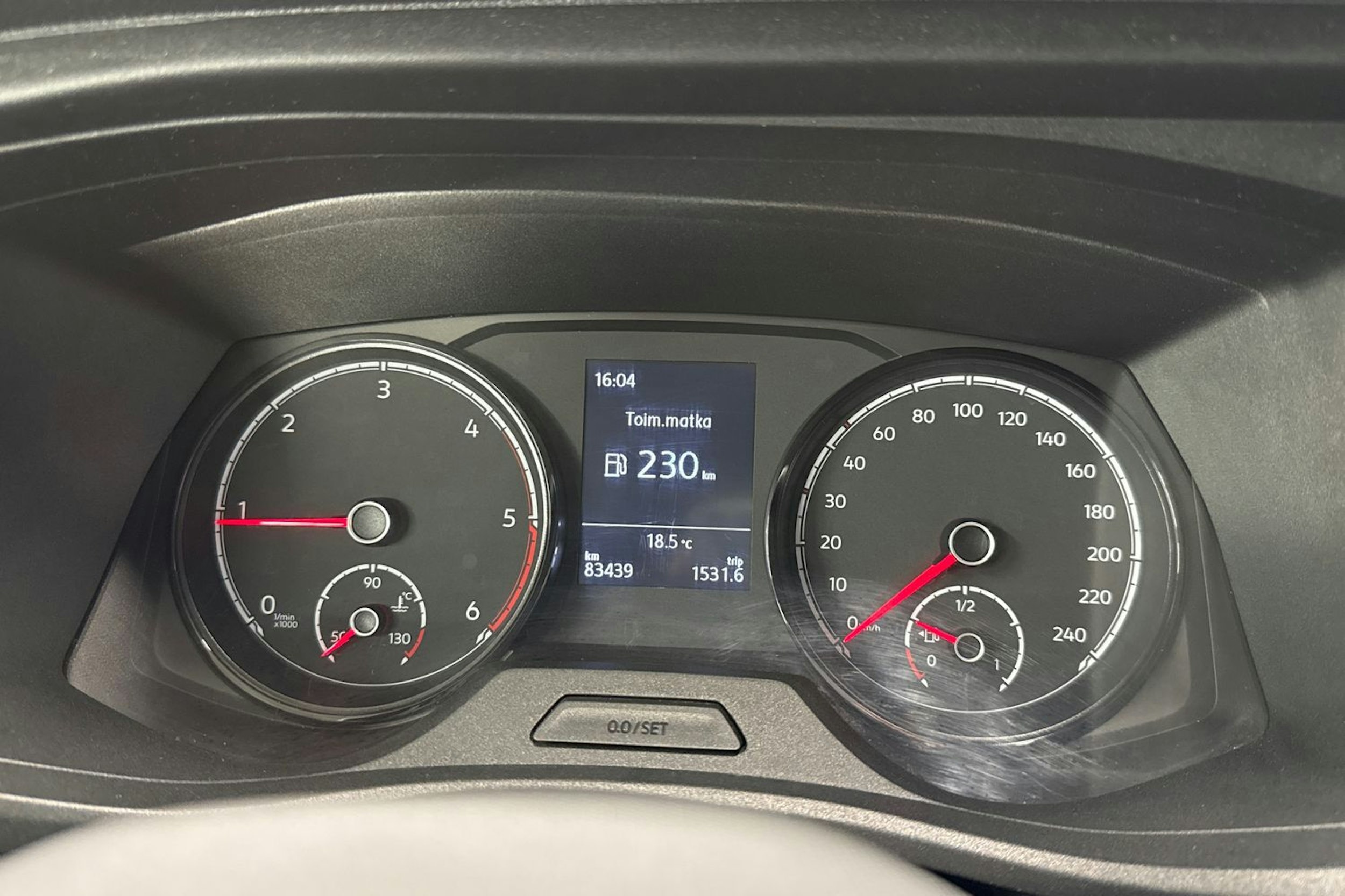 valkoinen Volkswagen Transporter 2023 kuva 14.