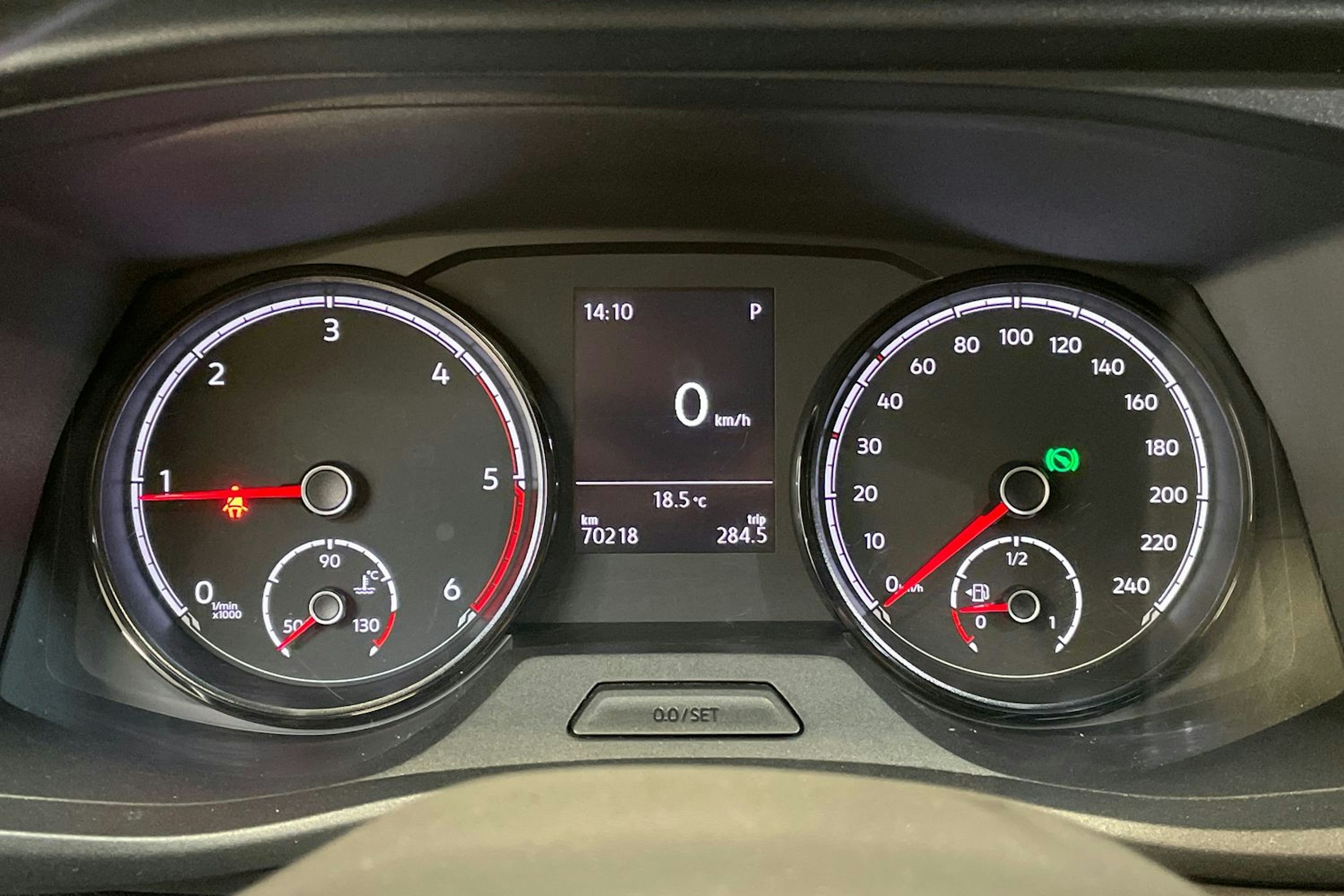 sininen Volkswagen Transporter 2023 kuva 21.