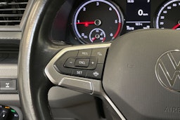 sininen Volkswagen Transporter 2023 kuva 22.