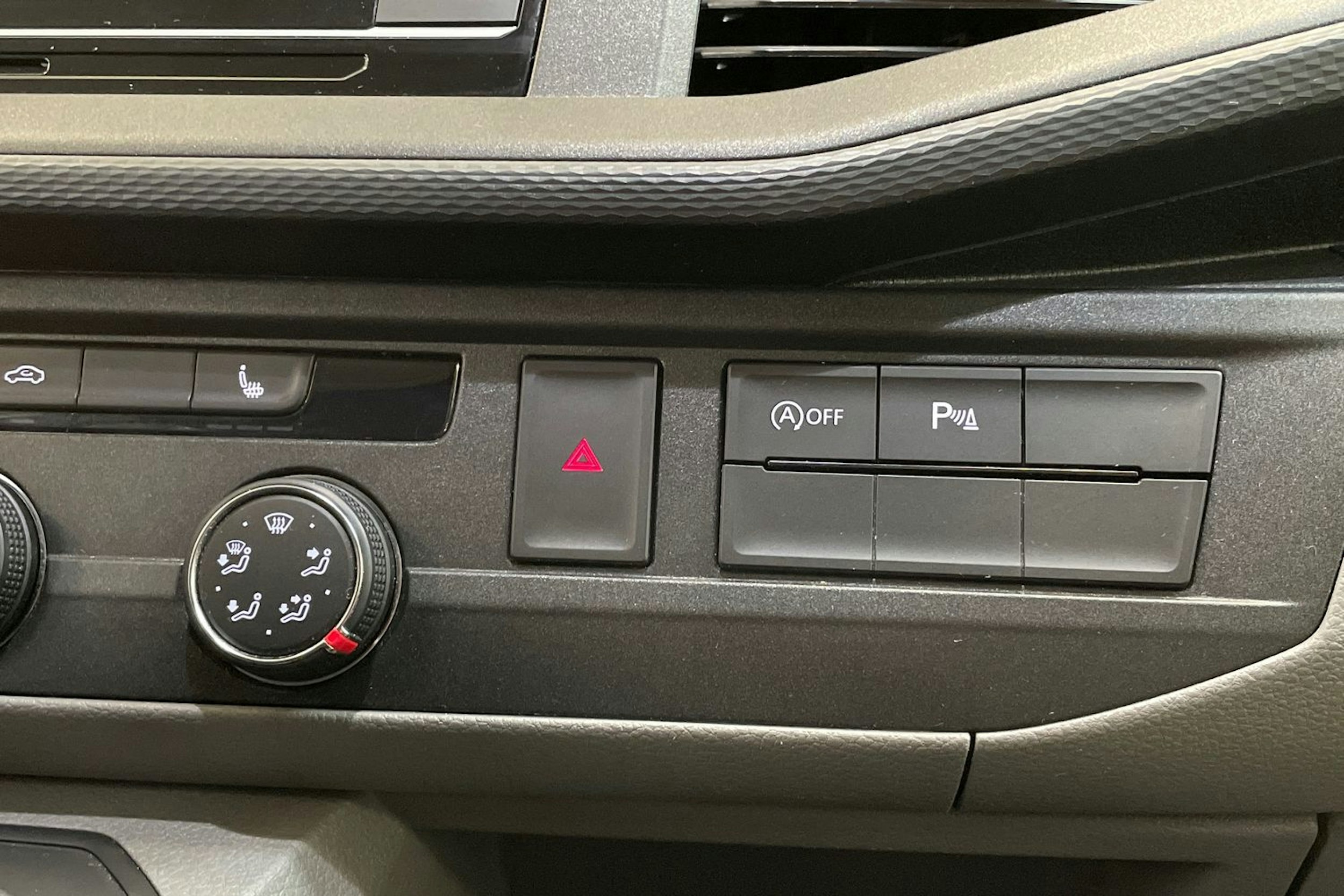 sininen Volkswagen Transporter 2023 kuva 26.