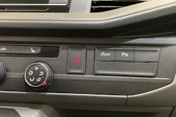 sininen Volkswagen Transporter 2023 kuva 26.