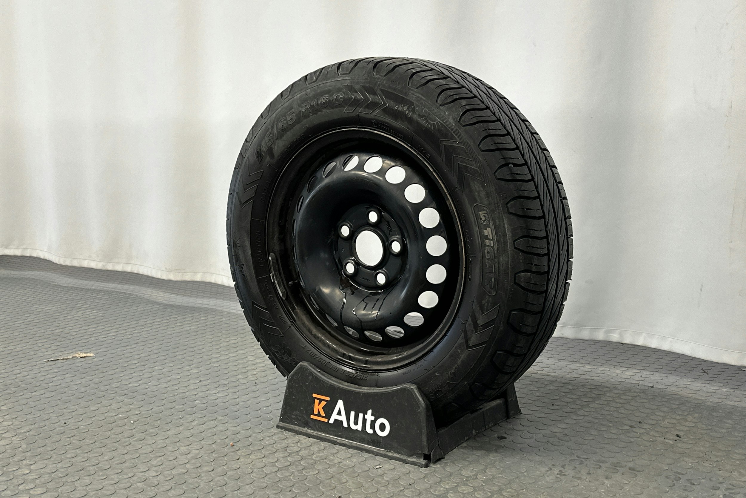 valkoinen Volkswagen Transporter 2023 kuva 9.