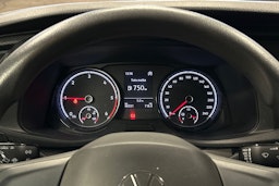 valkoinen Volkswagen Transporter 2023 kuva 10.