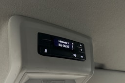 valkoinen Volkswagen Transporter 2023 kuva 14.