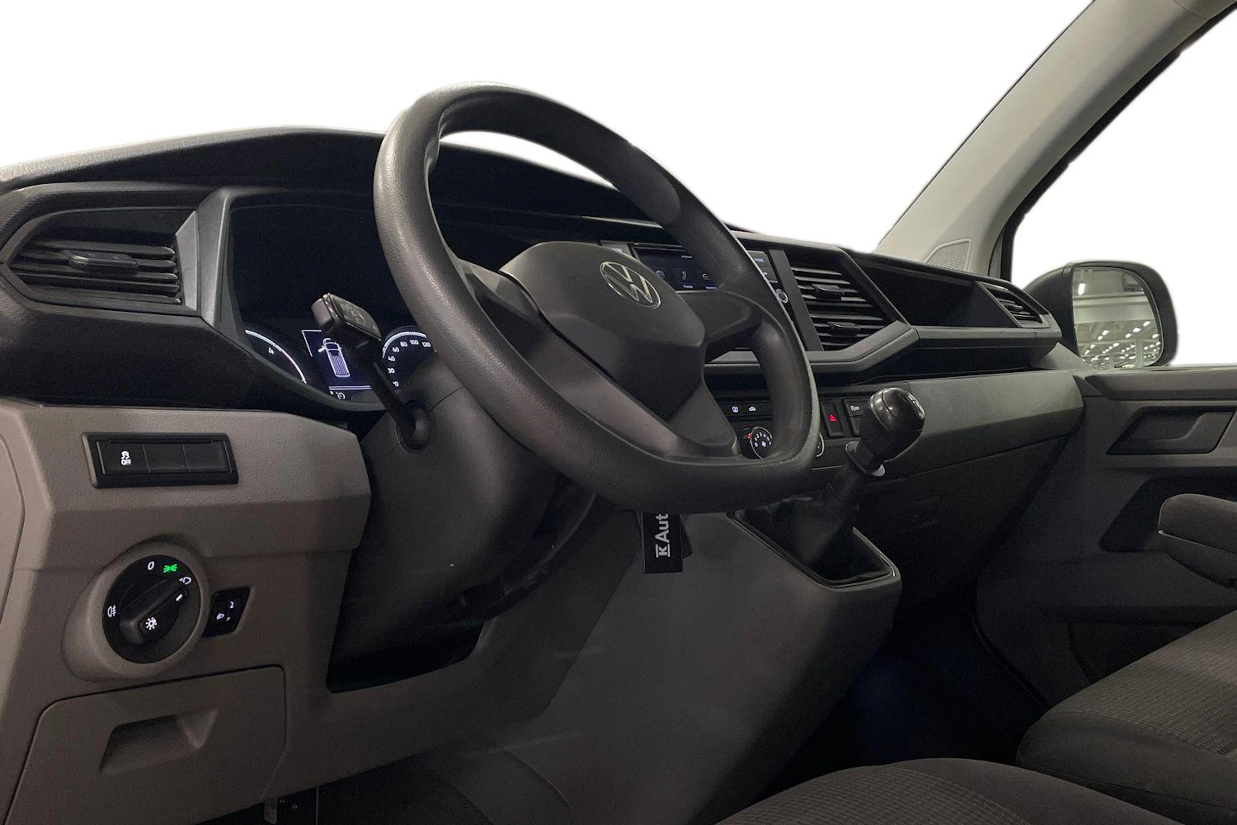valkoinen Volkswagen Transporter 2023 kuva 8.