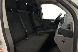 valkoinen Volkswagen Transporter 2023 kuva 11.