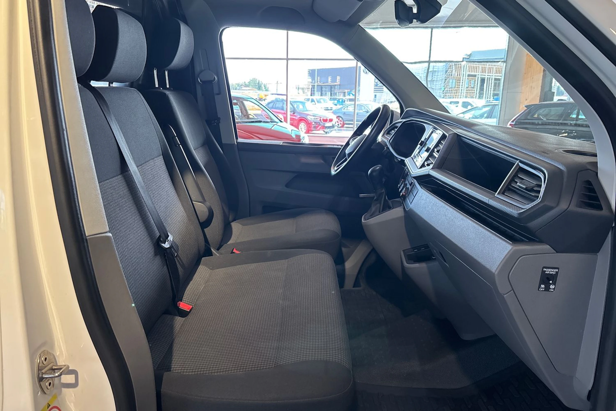 Valkoinen Volkswagen TRANSPORTER 2023 kuva 20.