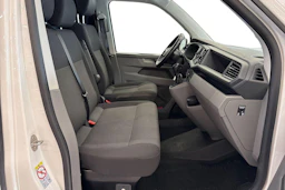 valkoinen Volkswagen Transporter 2023 kuva 11.