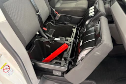 valkoinen Volkswagen Transporter 2023 kuva 17.