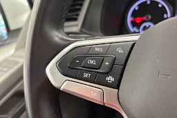 valkoinen Volkswagen Transporter 2023 kuva 23.